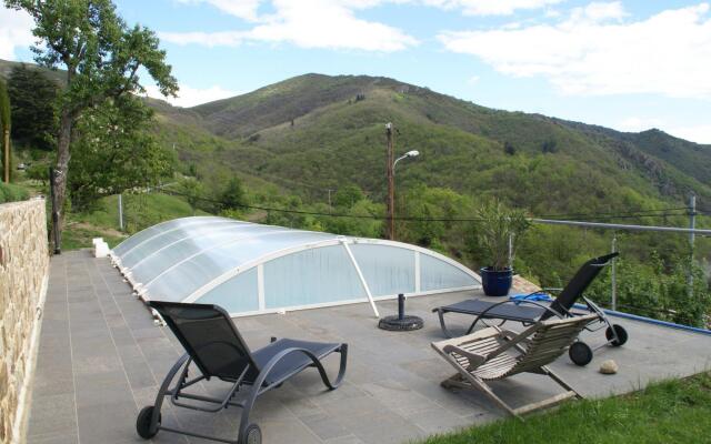 Stunning, Detached Holiday Home With Heatable Pool