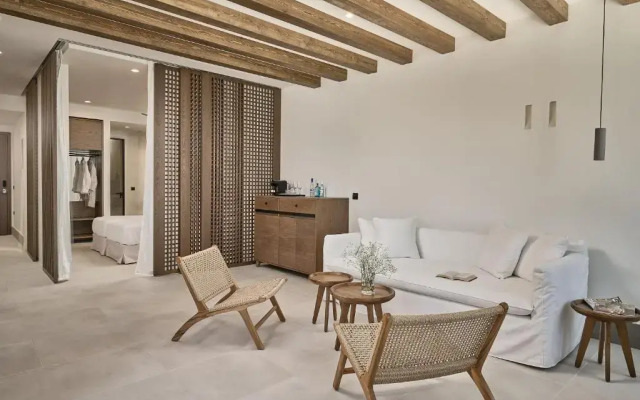 Ios Grand Pool Suites
