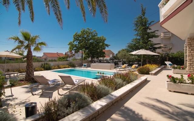 Pool Apartments Galeb