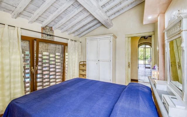 Villa Ademollo with Pool in Chianti Hills