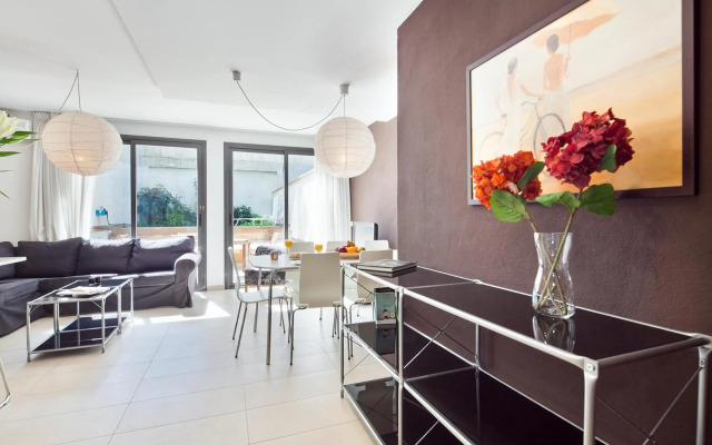 Inside Barcelona Apartments Sants