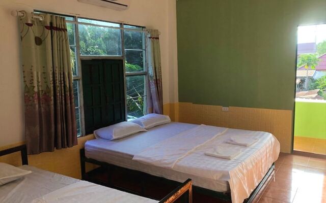 Army Backpackers Hostel