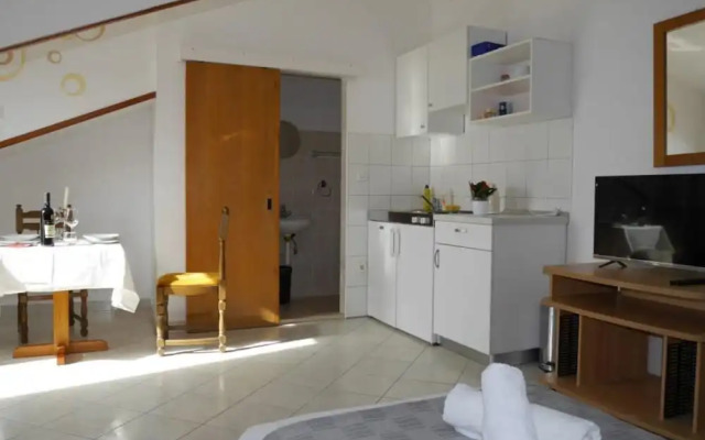 Dugi Rat Seaside Apartments