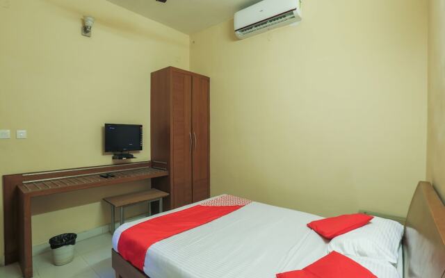OYO 13566 Sujatha Residency