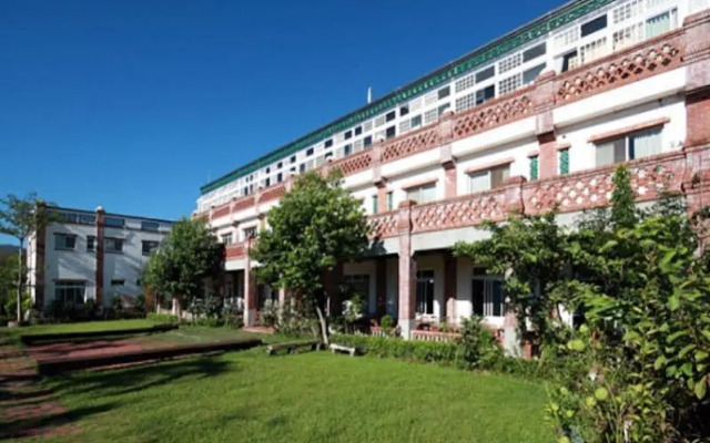 Lu Din Manor