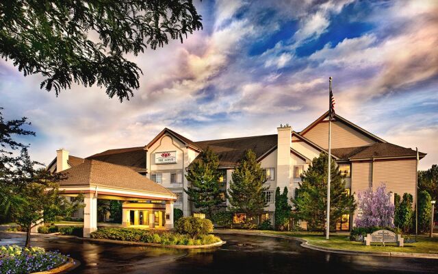 The Lotus Suites at Midlane-Gurnee/Waukegan