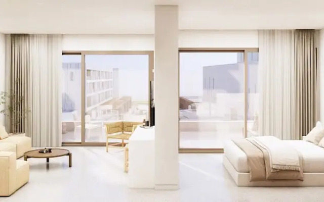 Tinos Beach Hotel & Suites