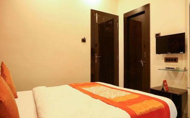 OYO 10781 Parashar Legacy