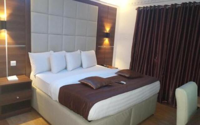 Presken Hotels @ Opebi, Lagos