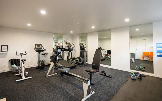 JetPark Hotel Hamilton Airport