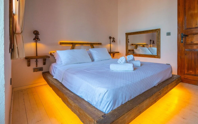 Banana Alaçatı Food & Stay - Adults Only