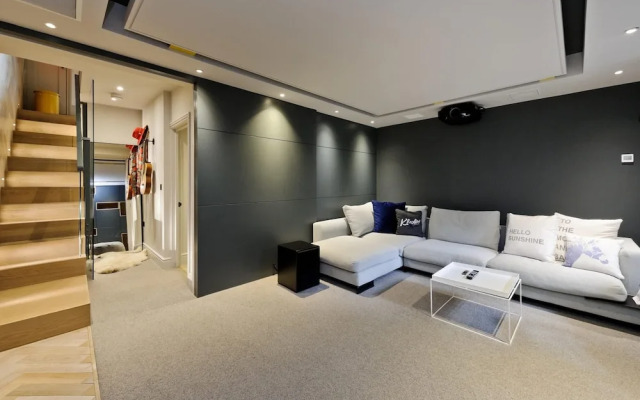 Artistic Apartment