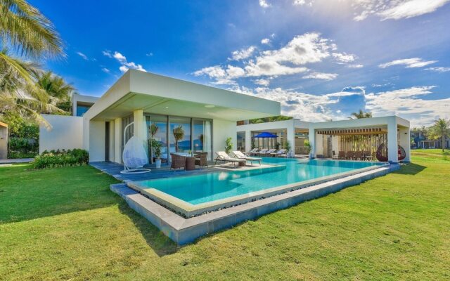 Stunning Beachfront 6br Villa W Largest Pool