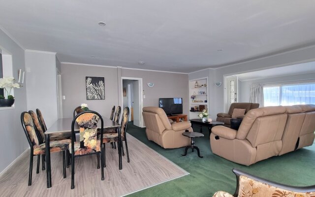 Wonderful Renovated 4BR House - Netflix