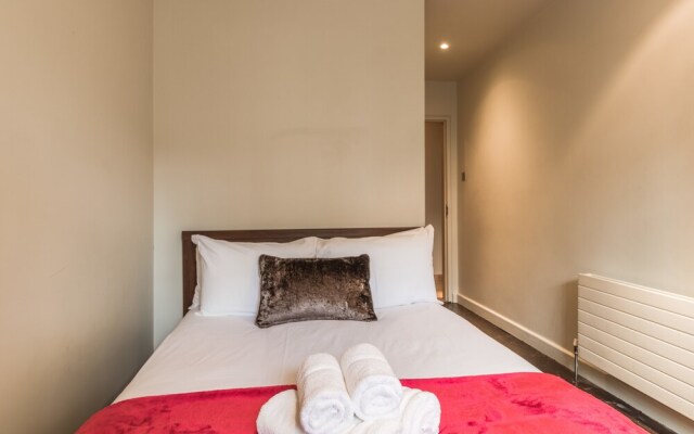 The Oscar Wilde Suite by 5STARSTAY