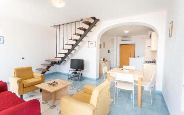 LUIMAR Holiday House