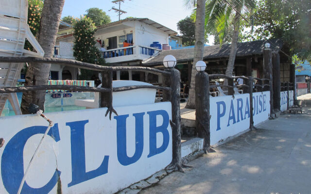 Paradise Resort & Dive Center