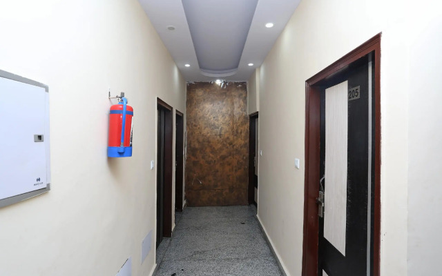 OYO 11407 Hotel Royal King