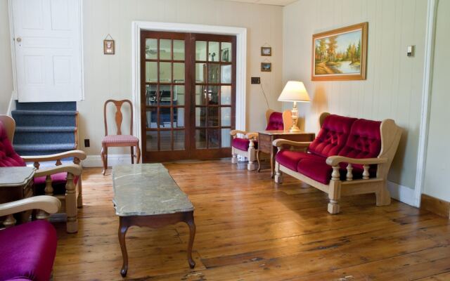 6 bedroom Mill House by the Falls