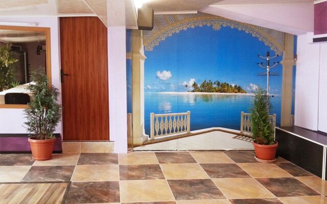 Large Apartment in Summer House Villa