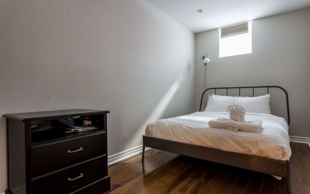 Modern 4BR in Milton Park