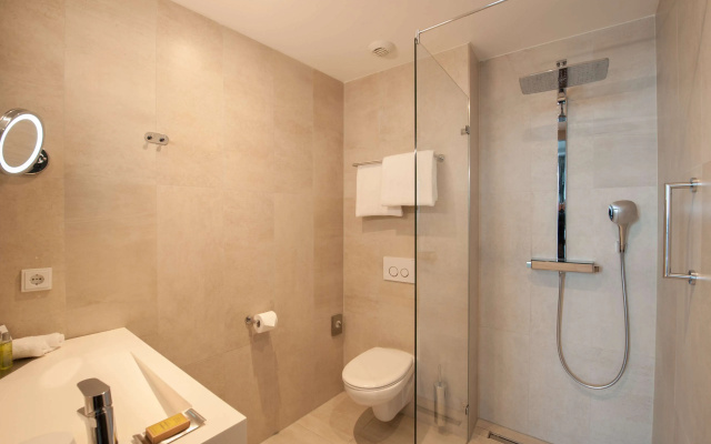 DoubleTree by Hilton  Amsterdam - NDSM Wharf