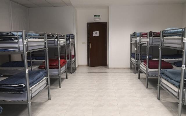 Albergue Arraigos - Hostel
