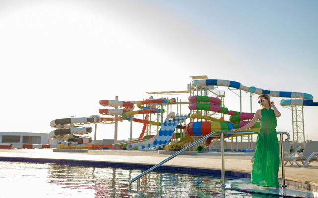 Mövenpick Waterpark Resort & Spa Soma Bay