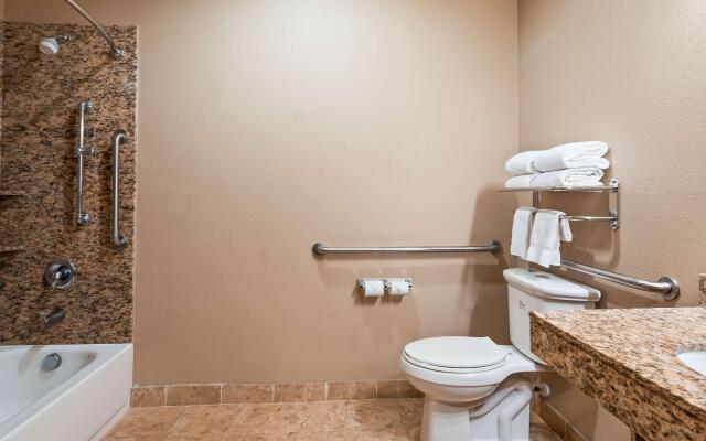Best Western Plus Kenedy Inn