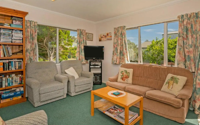 Silver Sands - Cooks Beach Holiday Home