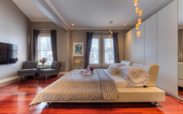 Downtown Luxury Victorian Retreat