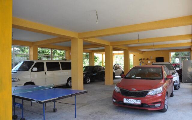 Leo Grand Guest house