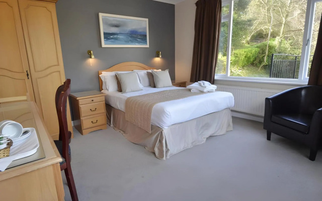 Eversley Hotel