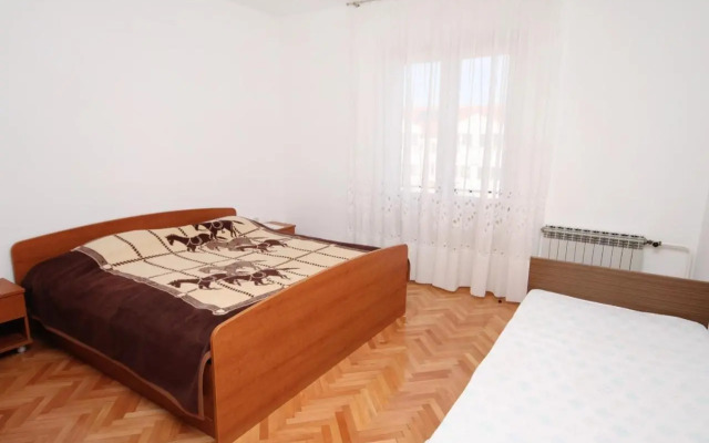 Apartments by the sea Supetar, Brac - 6040