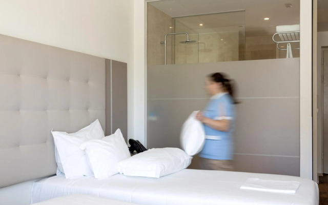 Oporto Airport & Business Hotel