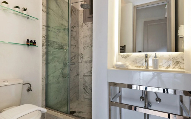Acropolis TownHouseCo Suites