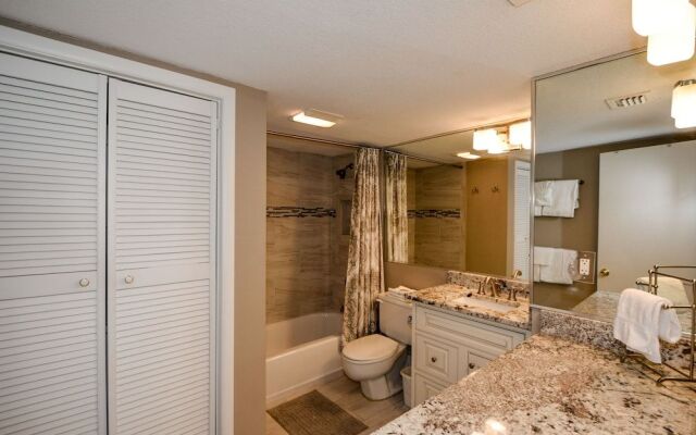 Shoreline 1041 Condo by RedAwning