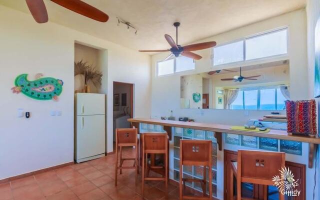 Esperanza Upstairs by Skyrun