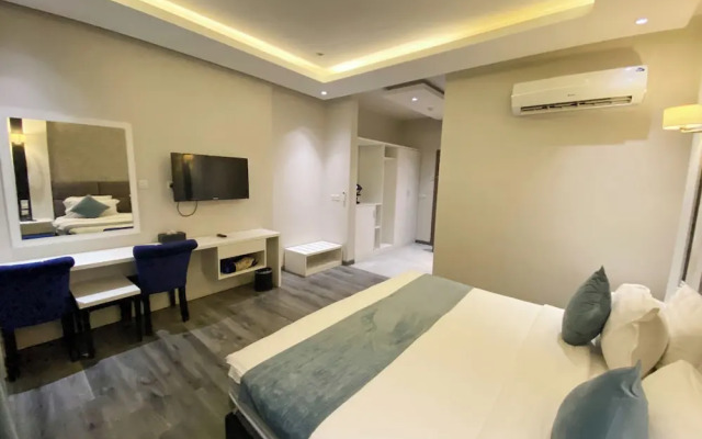 Lian Park Hotel