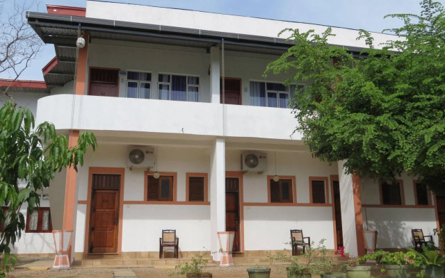 Dinaka Rest