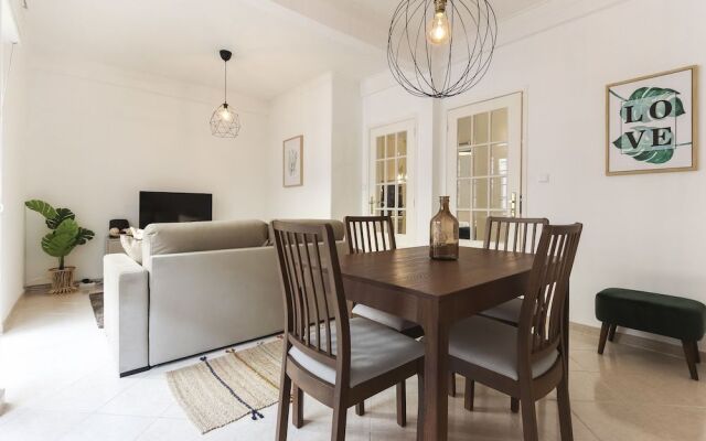 Principe Real Balcony by Homing