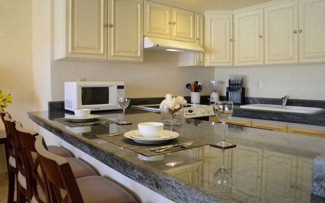 Porto Bello Gran Marina by GuruHotel