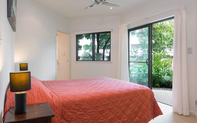 Cairns Beach Holiday Apartment