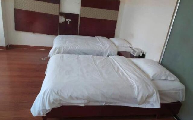 Junya Zhouji Hotel(Haikou East High Speed Railway Station)