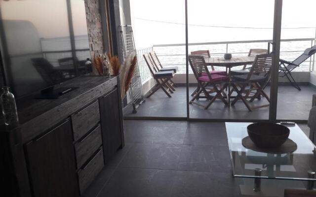 Splendide studio front de mer