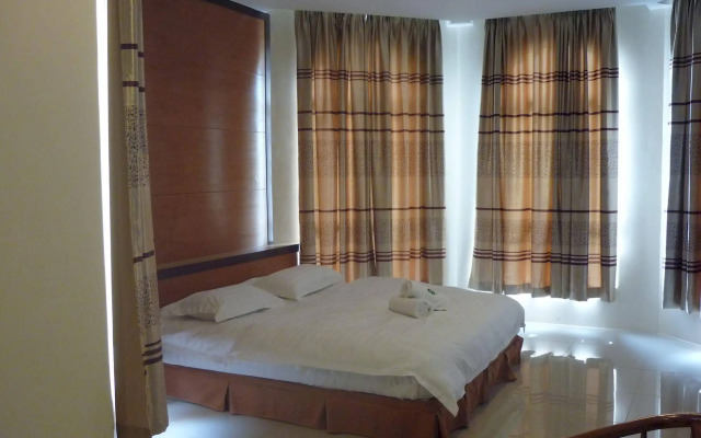 Fame Hotel