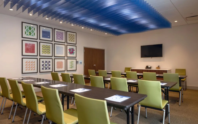 Holiday Inn Express & Suites Tulsa Downtown By Ihg