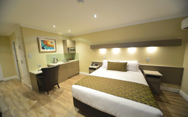 Bentley Motel – Guest Rooms – Inglewood