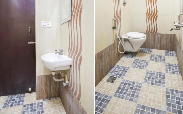 OYO 66887 Sribaas Micasa