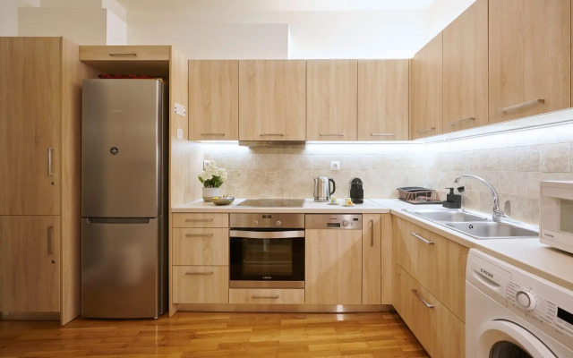 Rastoni Athens Suites nearAcropolis at Tsatsou Street